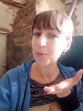 Snapshot of Calibers2932 chatting on February 16, 2025, 10:32 am Calibers2932 online show from February 16, 2025, 10:32 am