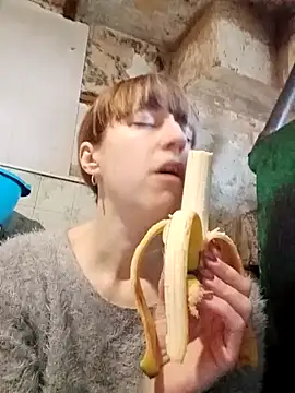 Snapshot of Calibers2932 chatting on February 26, 2025, 1:30 pm Calibers2932 online show from February 26, 2025, 1:30 pm