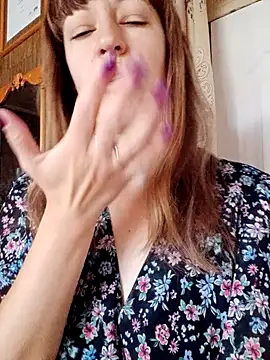 Snapshot of Calibers2932 chatting on October 5, 2025, 7:39 am Calibers2932 online show from October 5, 2025, 7:39 am