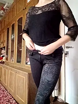 Snapshot of Calibers2932 chatting on October 8, 2025, 7:17 am Calibers2932 online show from October 8, 2025, 7:17 am