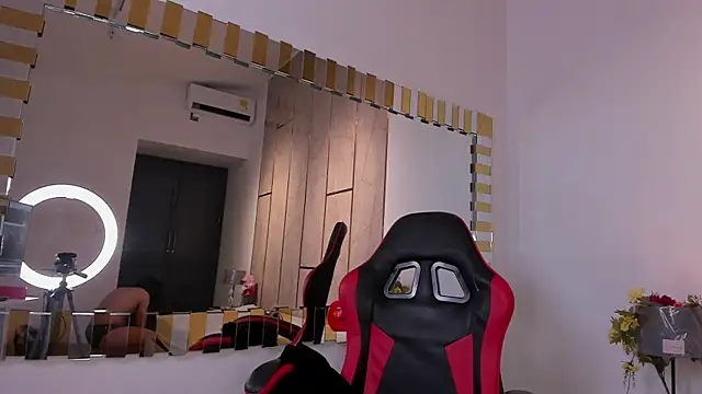 Snapshot of TylerBloom chatting on October 14, 2025, 1:01 pm TylerBloom online show from October 14, 2025, 1:01 pm