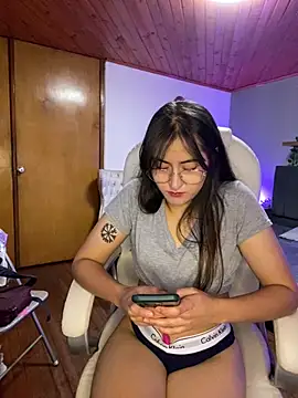 Camila pinkk online show from January 12, 2025, 1:27 pm