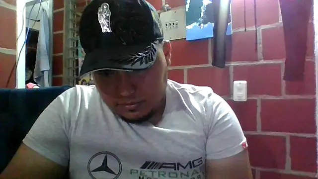 Snapshot of parejanuevahoff chatting on November 4, 2025, 11:26 pm parejanuevahoff online show from November 4, 2025, 11:26 pm