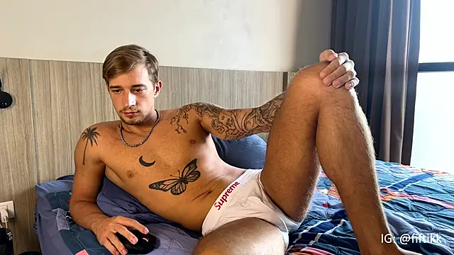 Snapshot of YourMarsLove chatting on February 4, 2025, 1:34 am YourMarsLove online show from February 4, 2025, 1:34 am