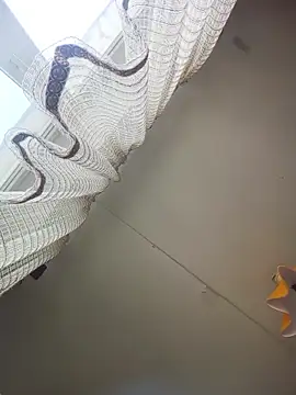 Lauren Amabel online show from April 21, 2026, 10:10 am