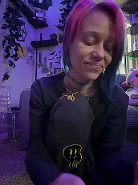 Snapshot of trashbrat chatting on May 1, 2026, 11:31 pm trashbrat online show from May 1, 2026, 11:31 pm
