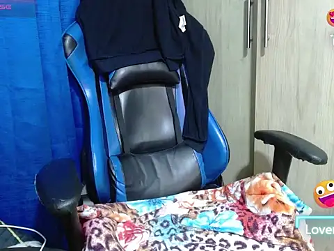 Danielagomez33 online show from February 8, 2026, 1:42 am