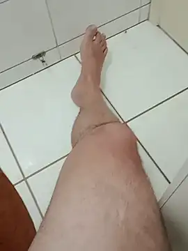 curtindo-muito82 online show from March 7, 2025, 11:49 pm