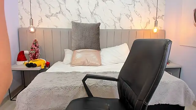 Snapshot of Blue_Angell chatting on January 7, 2025, 9:03 pm Blue Angell online show from January 7, 2025, 9:03 pm