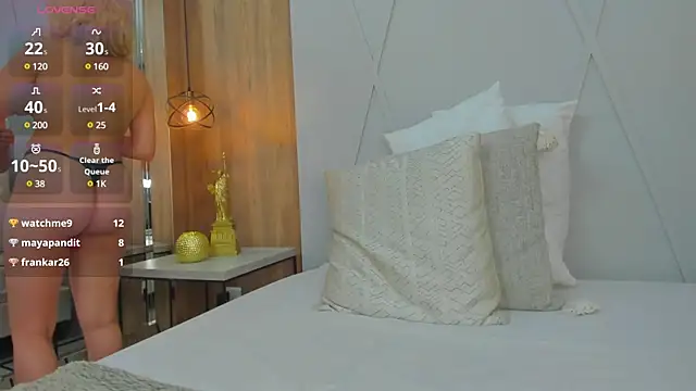 Snapshot of Blue_Angell chatting on January 14, 2025, 8:04 pm Blue Angell online show from January 14, 2025, 8:04 pm