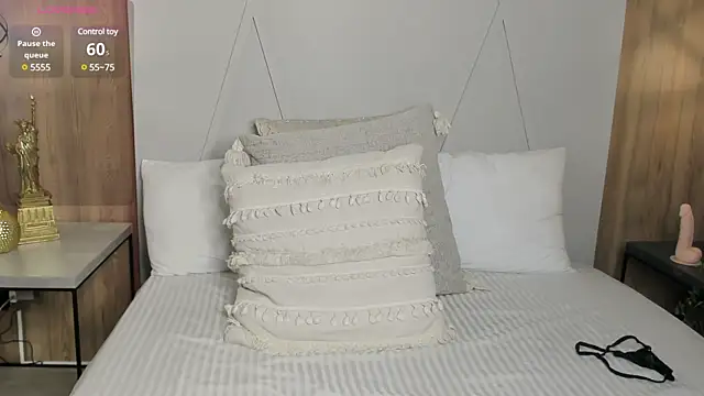 Snapshot of Blue_Angell chatting on January 19, 2025, 2:06 pm Blue Angell online show from January 19, 2025, 2:06 pm