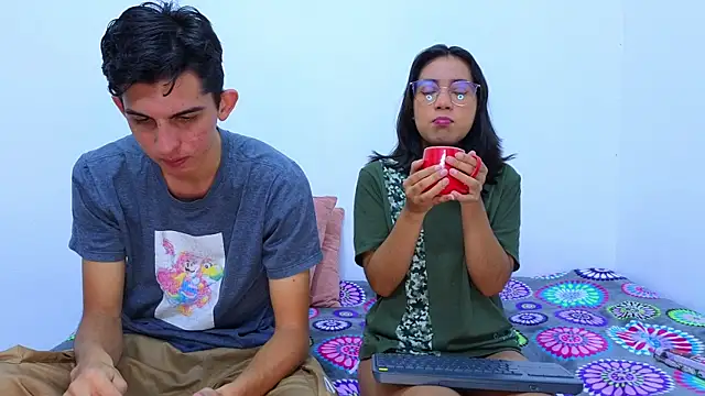 Ana and Leo online show from February 5, 2025, 11:44 am