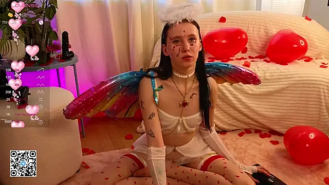 mon lola online show from February 14, 2025, 10:59 am