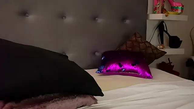 Snapshot of TanyaKros chatting on March 13, 2025, 9:10 am TanyaKros online show from March 13, 2025, 9:10 am