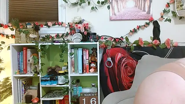 AverageRose online show from March 16, 2026, 9:30 pm