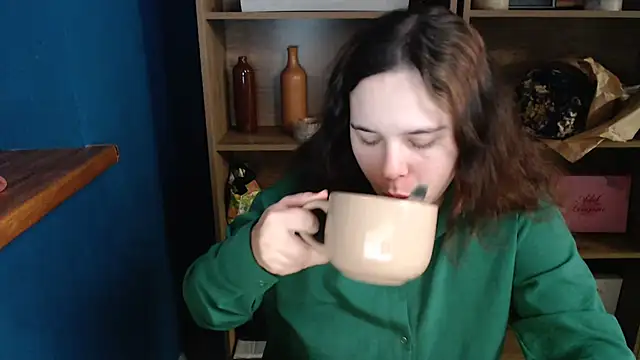 Snapshot of mini_girly chatting on October 20, 2025, 11:21 am mini girly online show from October 20, 2025, 11:21 am