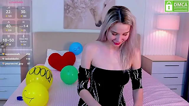 Snapshot of Emma_plux chatting on February 25, 2025, 10:15 am Emma plux online show from February 25, 2025, 10:15 am