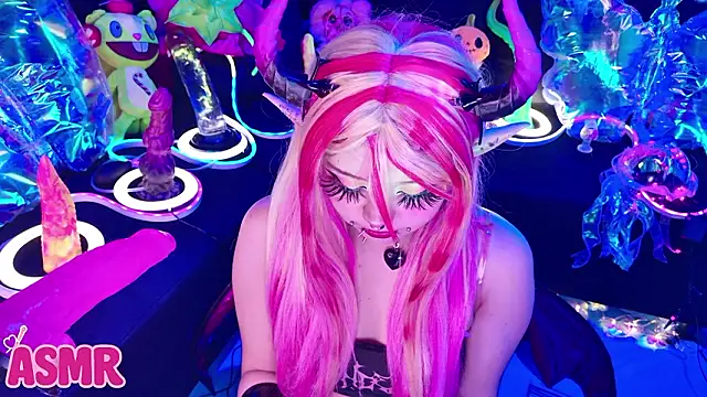 Snapshot of LaytonBox chatting on January 17, 2026, 1:05 pm LaytonBox online show from January 17, 2026, 1:05 pm