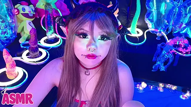 Snapshot of LaytonBox chatting on January 19, 2026, 1:15 pm LaytonBox online show from January 19, 2026, 1:15 pm