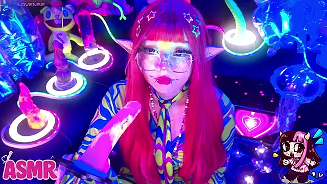 Snapshot of LaytonBox chatting on February 18, 2026, 1:29 pm LaytonBox online show from February 18, 2026, 1:29 pm