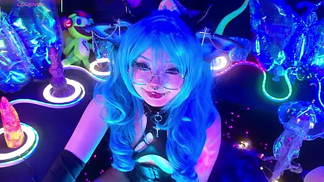 Snapshot of LaytonBox chatting on March 14, 2026, 2:11 pm LaytonBox online show from March 14, 2026, 2:11 pm