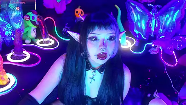 Snapshot of LaytonBox chatting on March 21, 2026, 2:09 pm LaytonBox online show from March 21, 2026, 2:09 pm