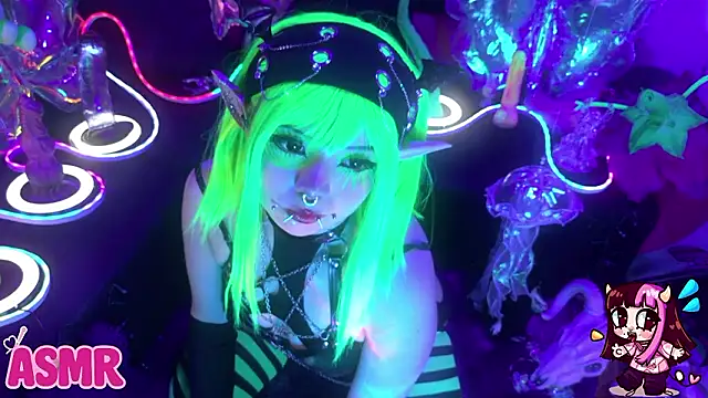 Snapshot of LaytonBox chatting on March 26, 2026, 1:28 pm LaytonBox online show from March 26, 2026, 1:28 pm