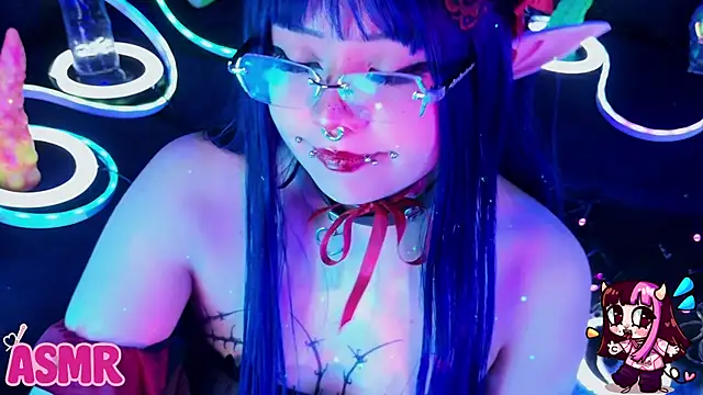 Snapshot of LaytonBox chatting on May 14, 2026, 2:35 pm LaytonBox online show from May 14, 2026, 2:35 pm