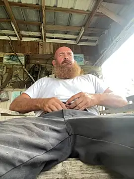 32XRedBeard online show from July 16, 2026, 11:22 pm