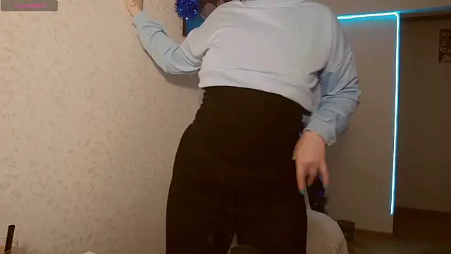 LesyaOxi online show from January 15, 2025, 6:22 am