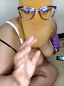 Snapshot of Samara-Bella chatting on February 15, 2025, 9:49 am Samara-Bella online show from February 15, 2025, 9:49 am