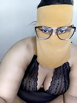 Snapshot of Samara-Bella chatting on February 25, 2025, 2:44 pm Samara-Bella online show from February 25, 2025, 2:44 pm