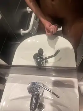 mdnn77 online show from December 23, 2025, 2:42 am