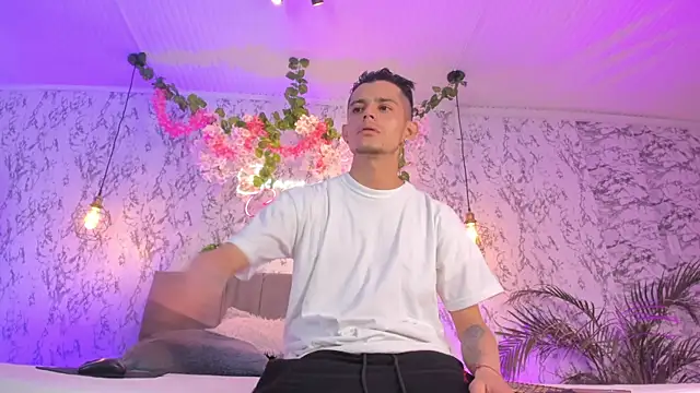 Bonny and carrot online show from March 31, 2026, 7:14 pm