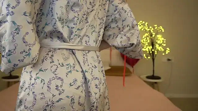 Snapshot of AnnaElys chatting on February 14, 2025, 9:43 pm AnnaElys online show from February 14, 2025, 9:43 pm