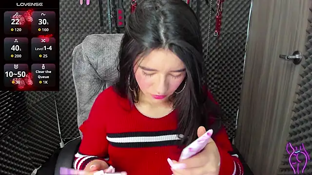 lilihot  online show from October 31, 2025, 3:35 pm