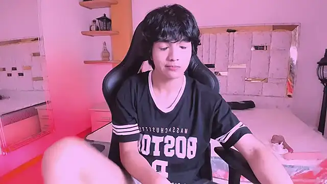 AllanYong18 online show from March 1, 2025, 8:02 am