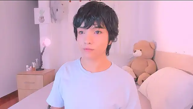 AllanYong18 online show from September 30, 2025, 10:09 am