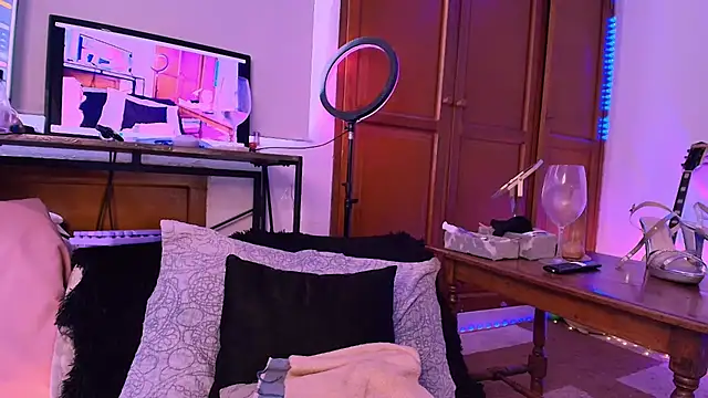 antonelawow online show from April 16, 2026, 9:39 pm