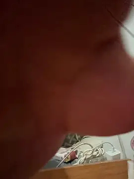 zxb757369 online show from February 11, 2025, 11:10 am