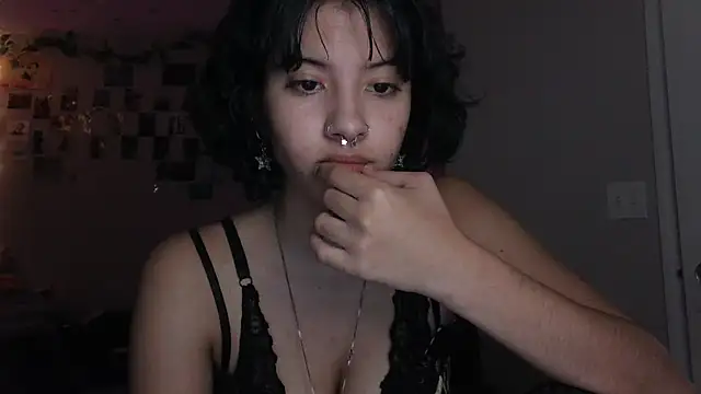 Rubyred2369 online show from January 19, 2025, 8:09 pm