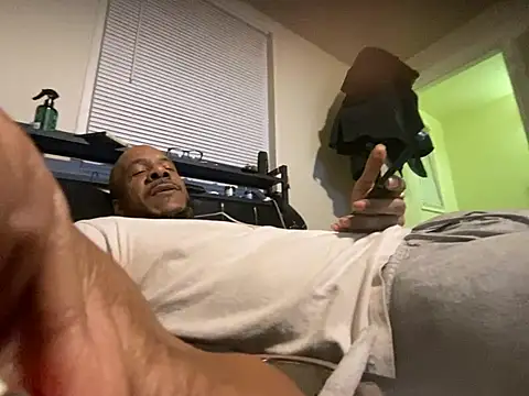 MrDaddyBbSnake online show from January 18, 2025, 5:31 am