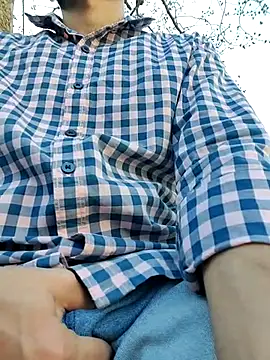 TOPMOON001 online show from March 17, 2025, 10:49 am