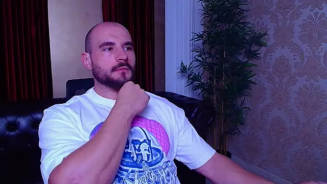 Snapshot of AdamJamesonn chatting on September 13, 2025, 4:56 am AdamJamesonn online show from September 13, 2025, 4:56 am