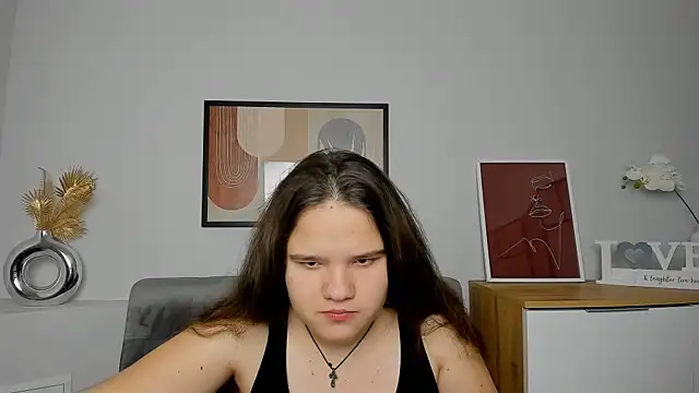 AdeleCruz online show from March 1, 2025, 1:07 pm