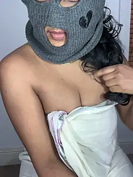 ArathyNambyarMallu online show from March 13, 2025, 6:23 pm