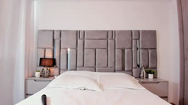 Karla Hudsson online show from February 23, 2025, 2:57 pm