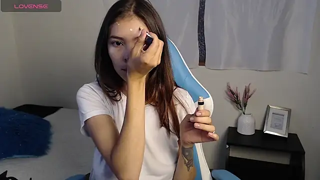 Aleska Miami online show from March 21, 2025, 3:02 pm