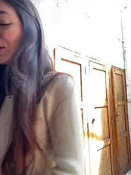 Snapshot of Aleska_Miami chatting on May 6, 2026, 2:22 pm Aleska Miami online show from May 6, 2026, 2:22 pm