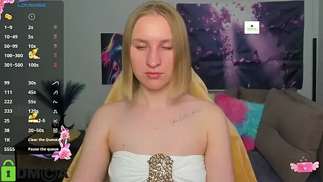 Snapshot of BeautyBlondy chatting on May 12, 2026, 12:35 pm BeautyBlondy online show from May 12, 2026, 12:35 pm